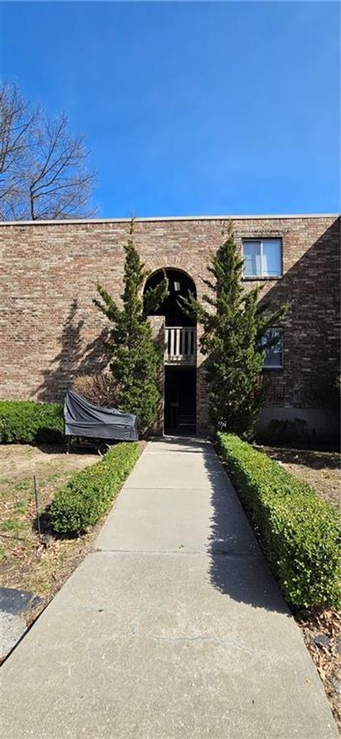 1716 E 97th Street A Kansas City MO 64131