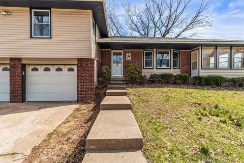 Tiny photo for 12425 Northern Avenue, Liberty, MO 64068 (MLS # 2609673)