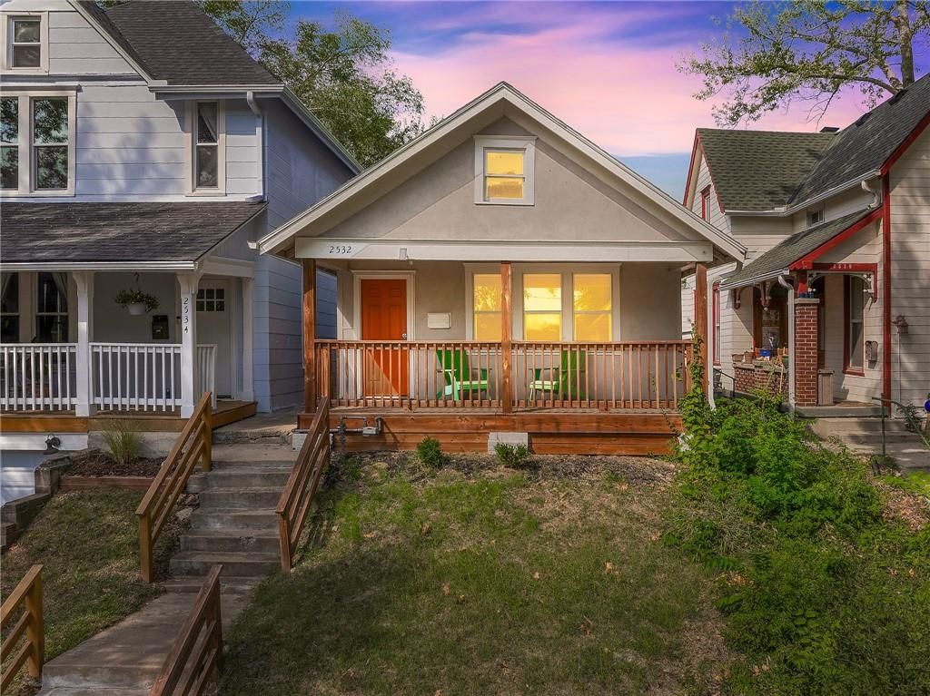 Photo of 2532 Charlotte Street, Kansas City, MO 64108 (MLS # 2606595)