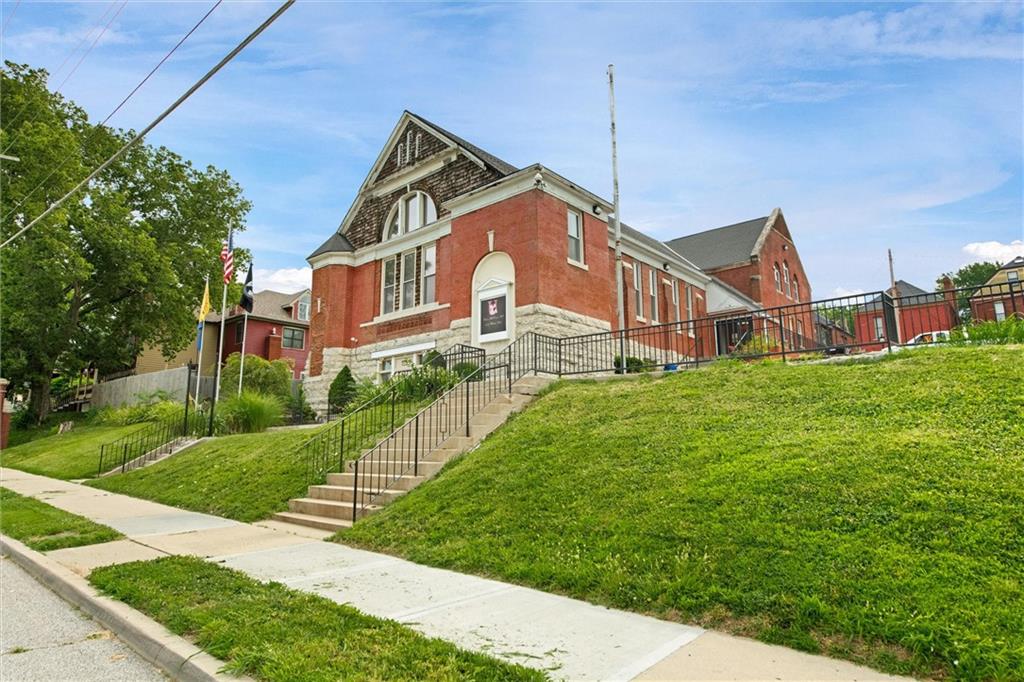 3027 Walnut Street