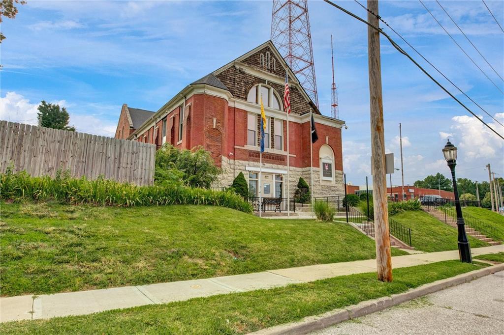 3027 Walnut Street
