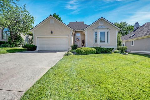 Photo of 5232 W 121st Street, Overland Park, KS 66209 (MLS # 2626326)