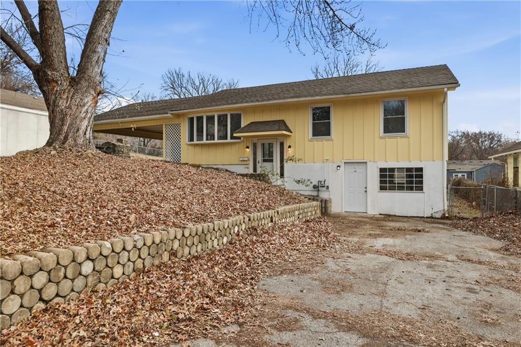 Photo of 111 N Ditzler Avenue, Independence, MO 64053 (MLS # 2592341)