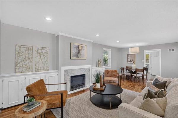 800 E 73RD ST, KANSAS CITY, MO 64131 - Image d0f1fc147ca71c3560ca8b557a3e9530/416429728