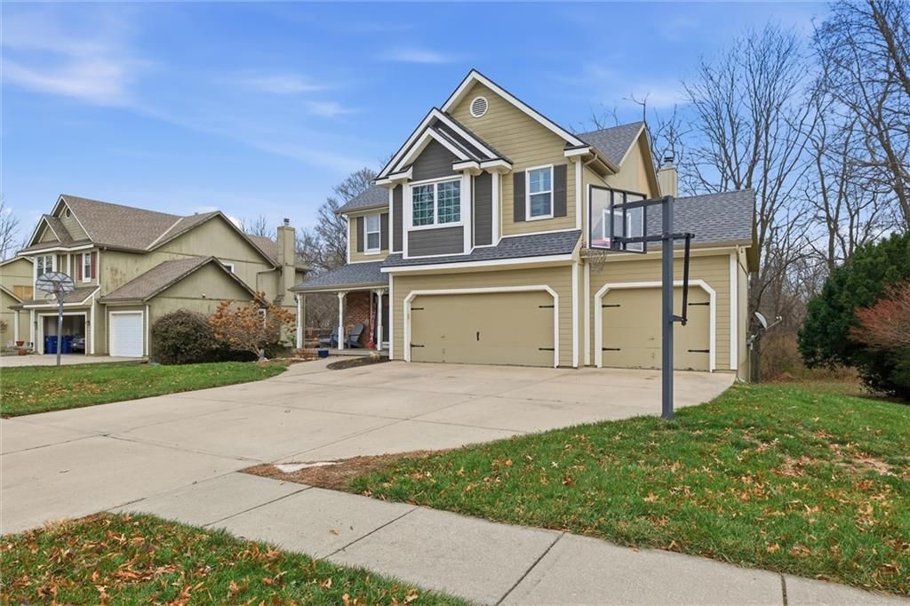 Photo of 1609 Buckingham Drive, Liberty, MO 64068 (MLS # 2591274)