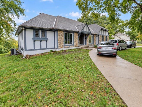 Photo of 3424 S Norwood Avenue, Independence, MO 64052 (MLS # 2648359)