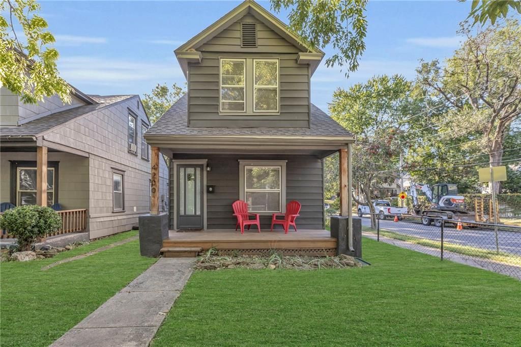 Photo of 4202 Bell Street, Kansas City, MO 64111 (MLS # 2627272)