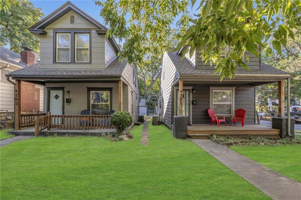 Photo of 4202 Bell Street, Kansas City, MO 64111 (MLS # 2627272)