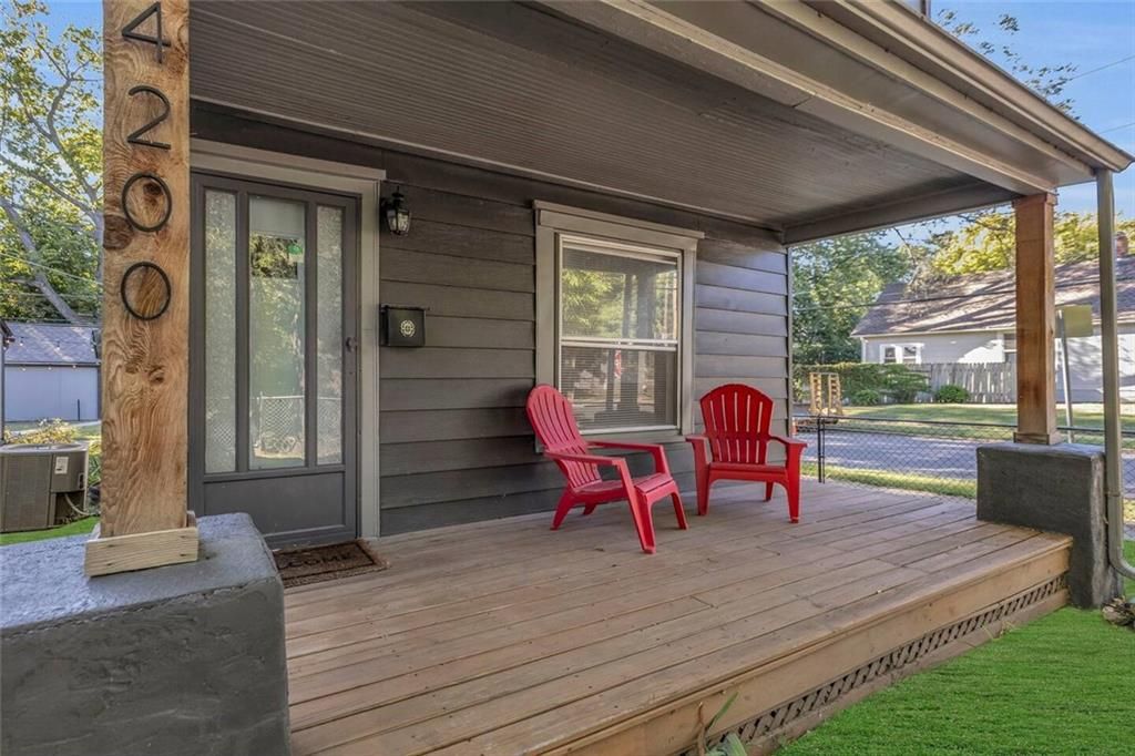Photo of 4202 Bell Street, Kansas City, MO 64111 (MLS # 2627272)