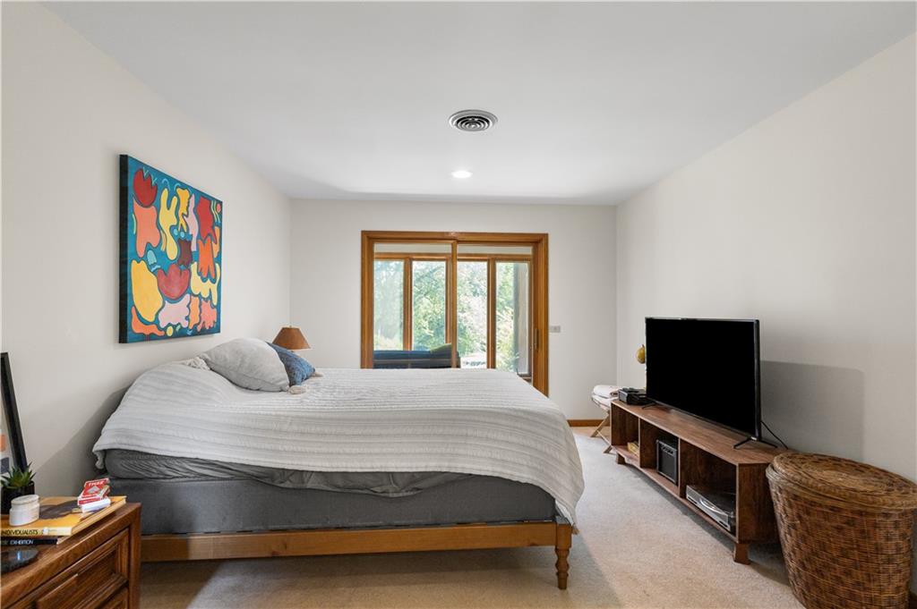 St Joseph, Missouri 64505, United States, 3 Bedrooms Bedrooms, ,4 BathroomsBathrooms,Residential,Active,189715