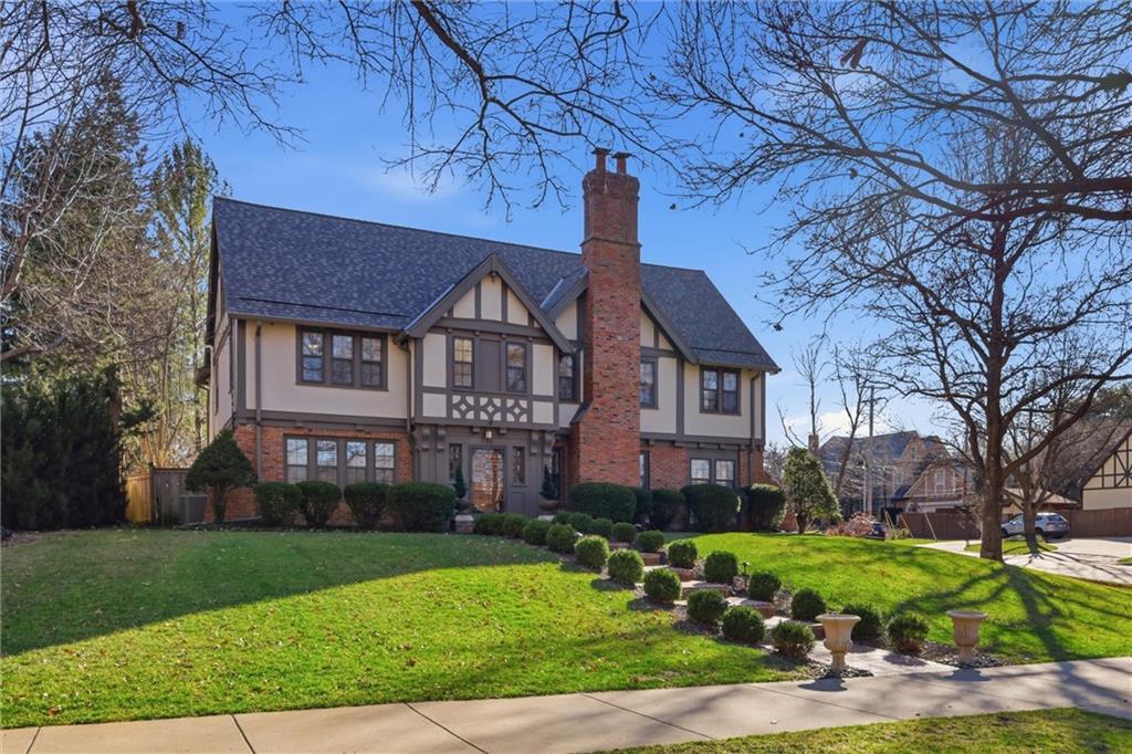 649 W Meyer Boulevard