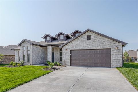 Photo of 26544 W 83rd Terrace, Lenexa, KS 66227 (MLS # 2583810) Photo of 26544 W 83rd Terrace, Lenexa, KS 66227 (MLS # 2583810)