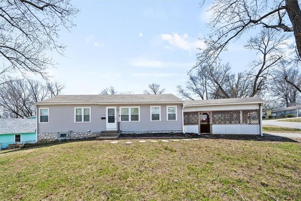 Photo of 16501 E 3RD Street, Independence, MO 64056 (MLS # 2608722)