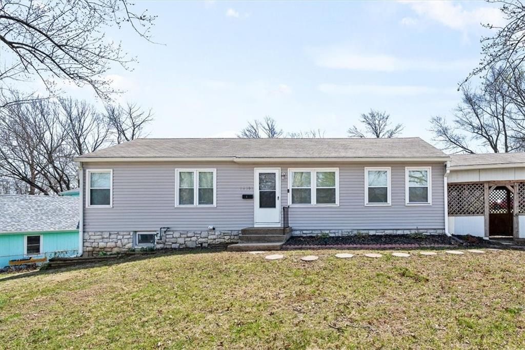 Photo of 16501 E 3RD Street, Independence, MO 64056 (MLS # 2608722)