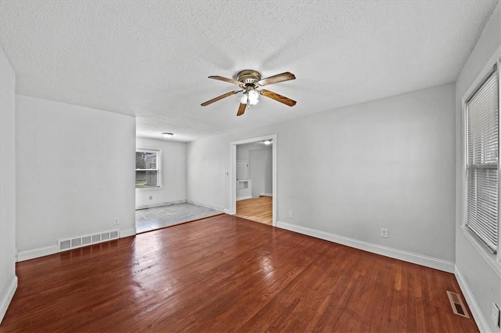 Photo of 16501 E 3RD Street, Independence, MO 64056 (MLS # 2608722)