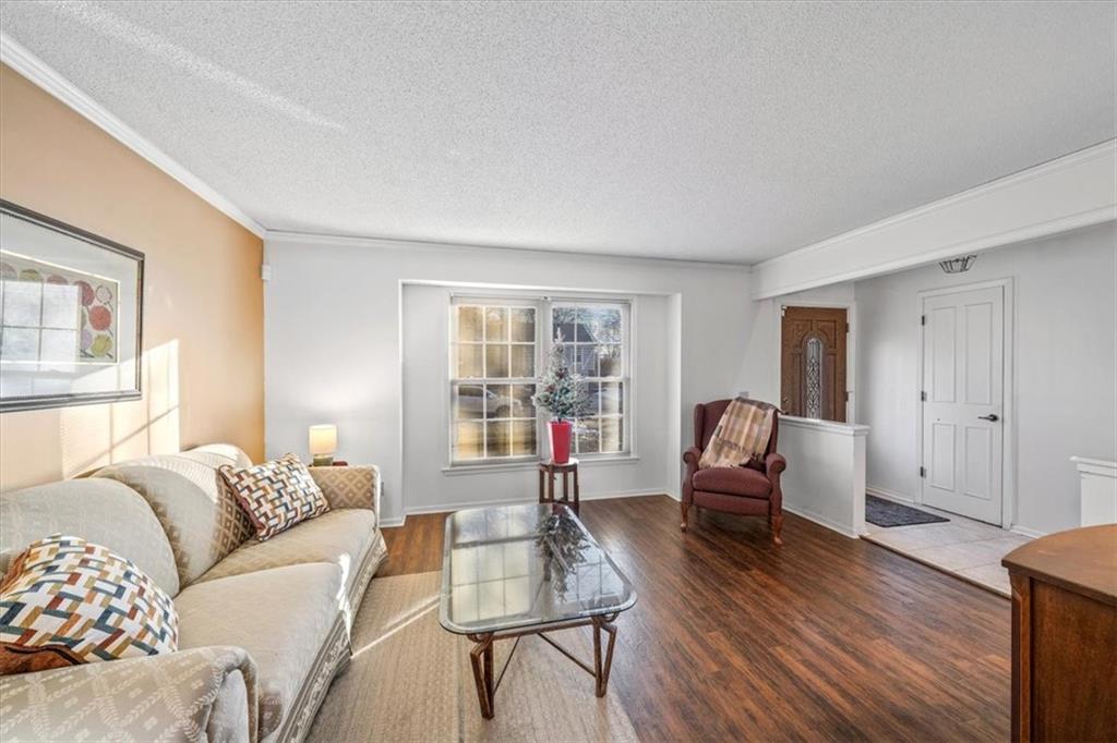 816 E Northview Street