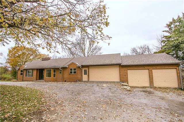 Photo 1 of 25 — 324 E Lowell Street, Claycomo, MO 64119