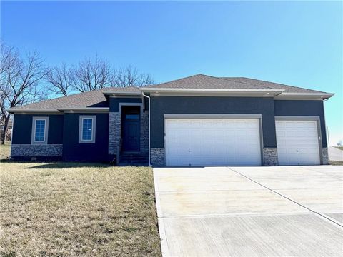 803 NW Hickory Ridge Drive, Grain Valley, MO 64029 - #: 2605760