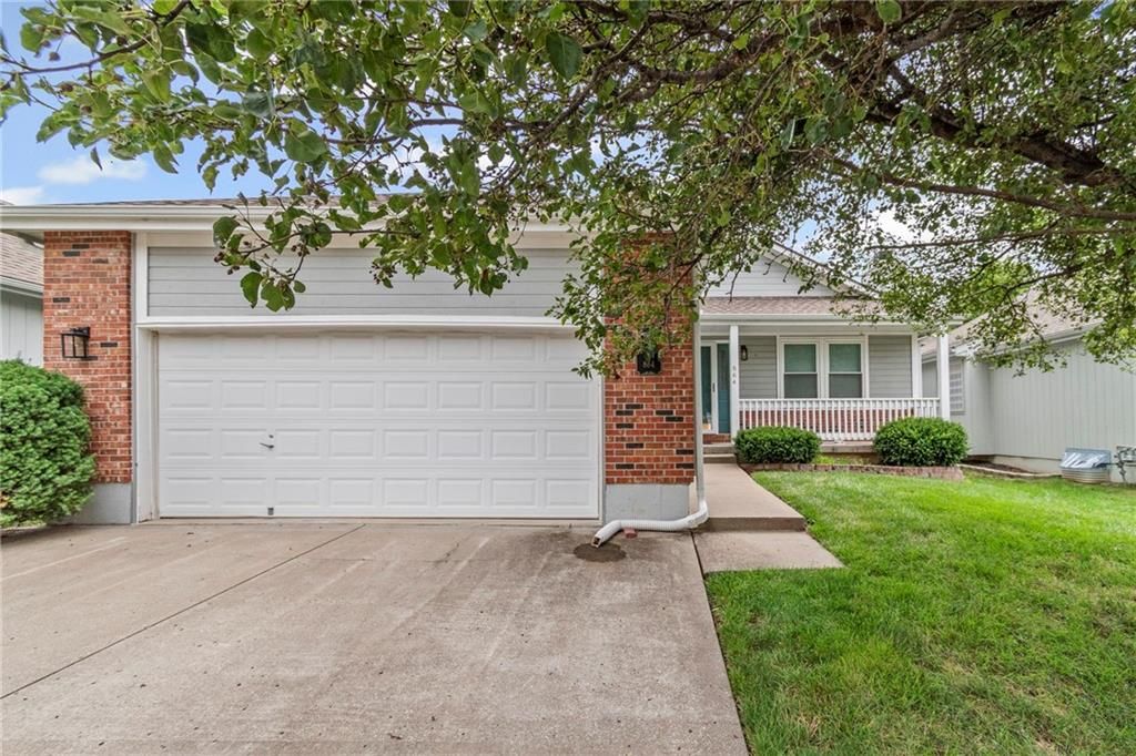 Photo of 864 Reese Street, Liberty, MO 64068 (MLS # 2566017)