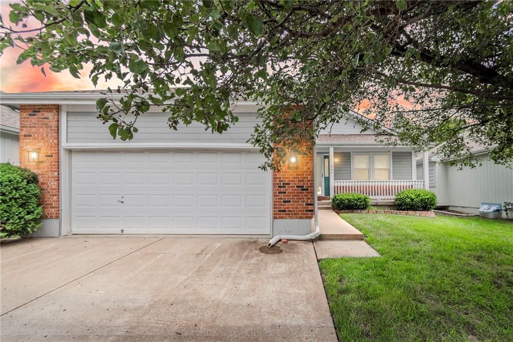 Photo of 864 Reese Street, Liberty, MO 64068 (MLS # 2566017)