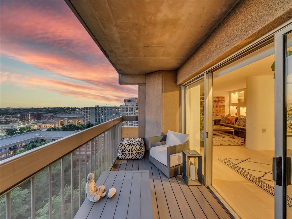 2510 Grand Boulevard 1702-03