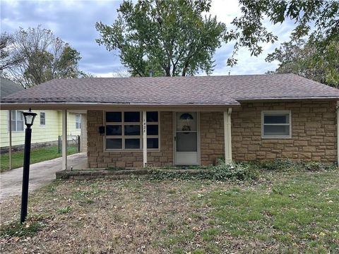 Photo of 1425 Irving Street, Independence, KS 67301 (MLS # 2584763)
