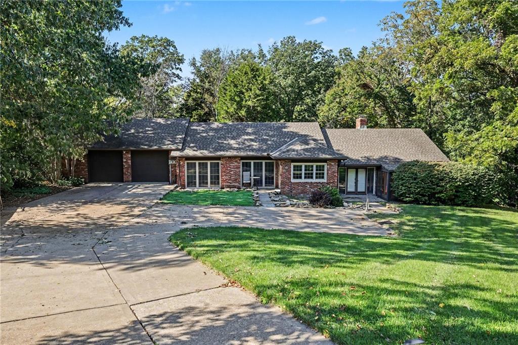 28806 E Beth Court