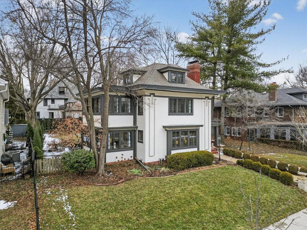 6016 Belleview Avenue