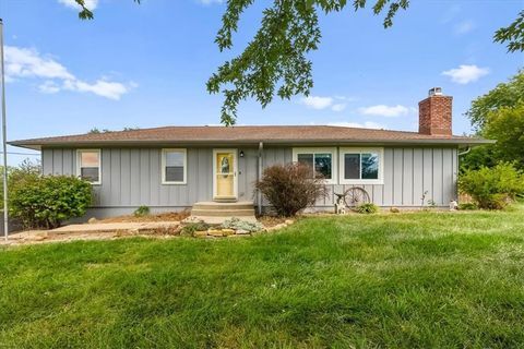 Photo of 22014 W 223rd Street, Spring Hill, KS 66083 (MLS # 2620801)