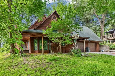 Photo of 301 SW 13th Street, Oak Grove, MO 64075 (MLS # 2617688)