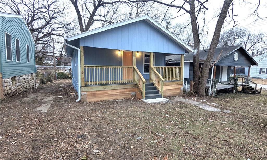 Photo of 3403 E 62nd Street, Kansas City, MO 64130 (MLS # 2592138)