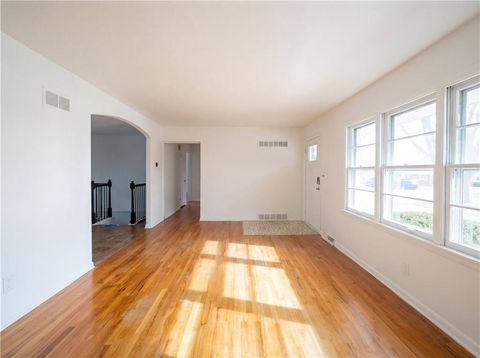 Tiny photo for 804 Sunset Avenue, Liberty, MO 64068 (MLS # 2601725)