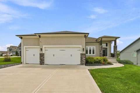 Photo of 13403 W 181st Terrace, Overland Park, KS 66013 (MLS # 2638211)