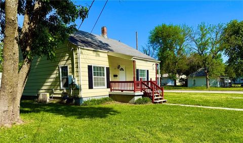 Photo of 219 N Tower Street, Nevada, MO 64772 (MLS # 2616920)
