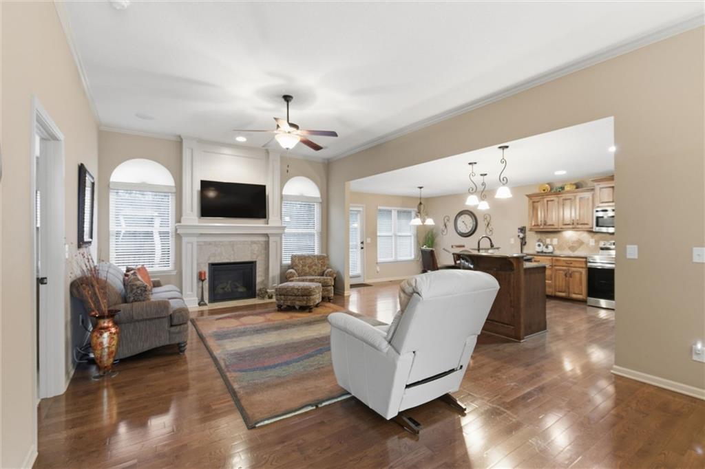 7101 N Cypress Avenue