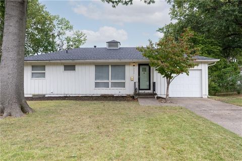 7236 Newton Drive Overland Park KS 66204
