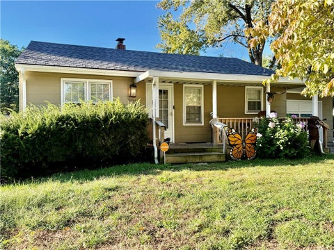 Photo of 10501 E 27th Terrace S, Independence, MO 64052 (MLS # 2645880)
