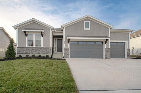 4624 SW Robinson Drive Lee's Summit MO 64083