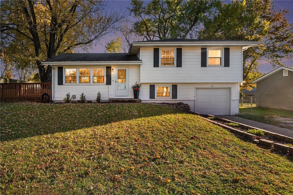 Photo of 37 Georgia Lane, Liberty, MO 64068 (MLS # 2587260)