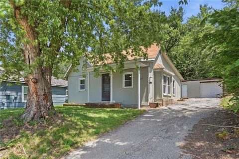 Photo of 205 N 4th Street, Kansas City, KS 66111 (MLS # 2629442)