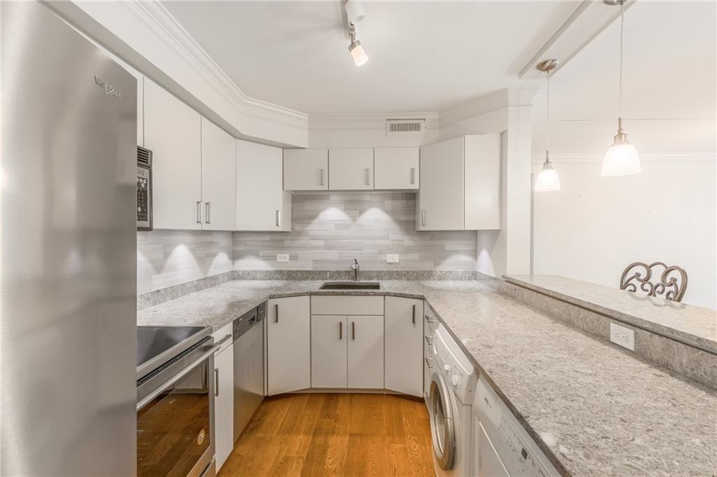 310 W 49th Street 606
