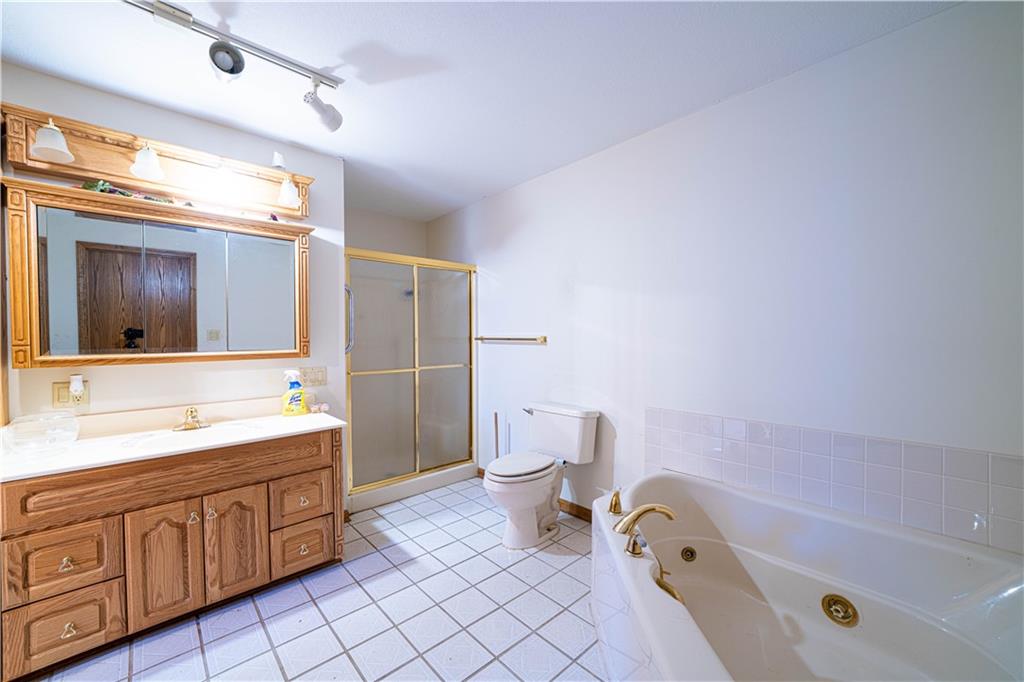 St Joseph, Missouri 64504, United States, 3 Bedrooms Bedrooms, ,2 BathroomsBathrooms,Residential,Active,252121