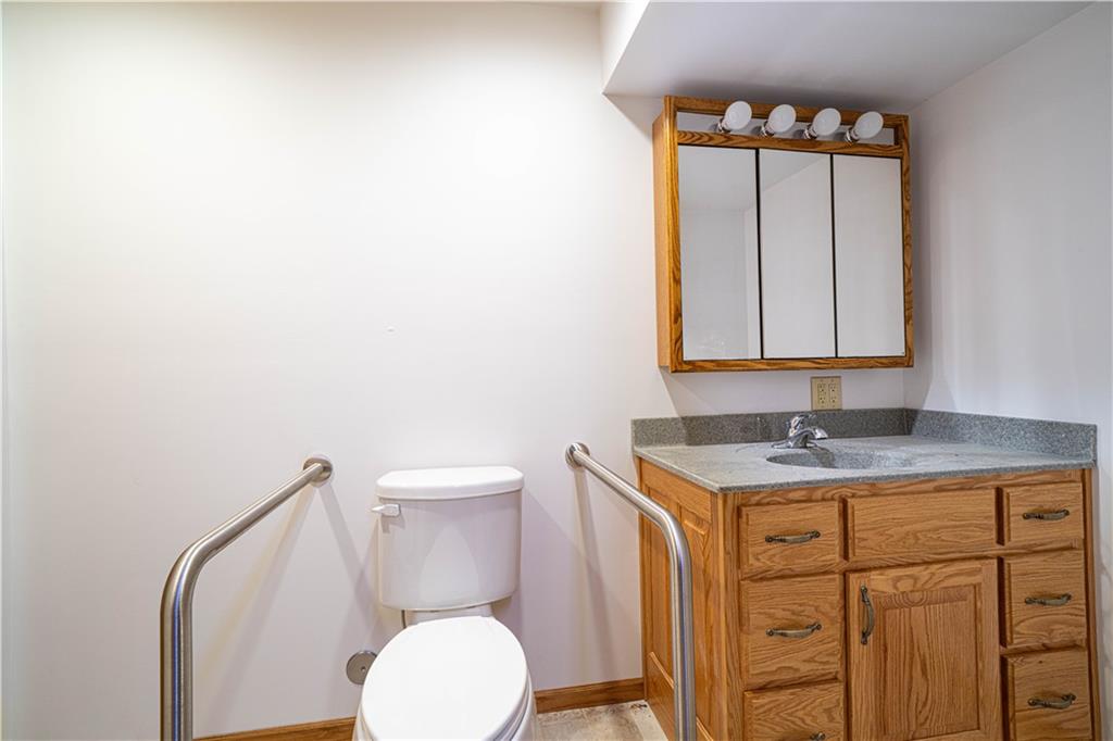 St Joseph, Missouri 64504, United States, 3 Bedrooms Bedrooms, ,2 BathroomsBathrooms,Residential,Active,252121