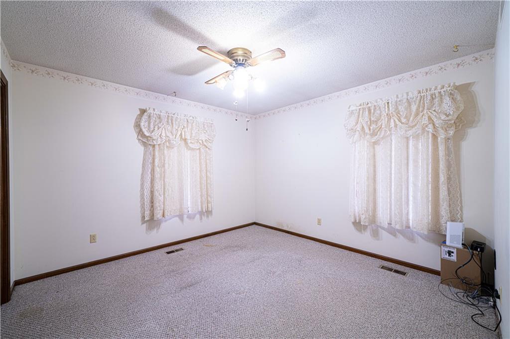 St Joseph, Missouri 64504, United States, 3 Bedrooms Bedrooms, ,2 BathroomsBathrooms,Residential,Active,252121