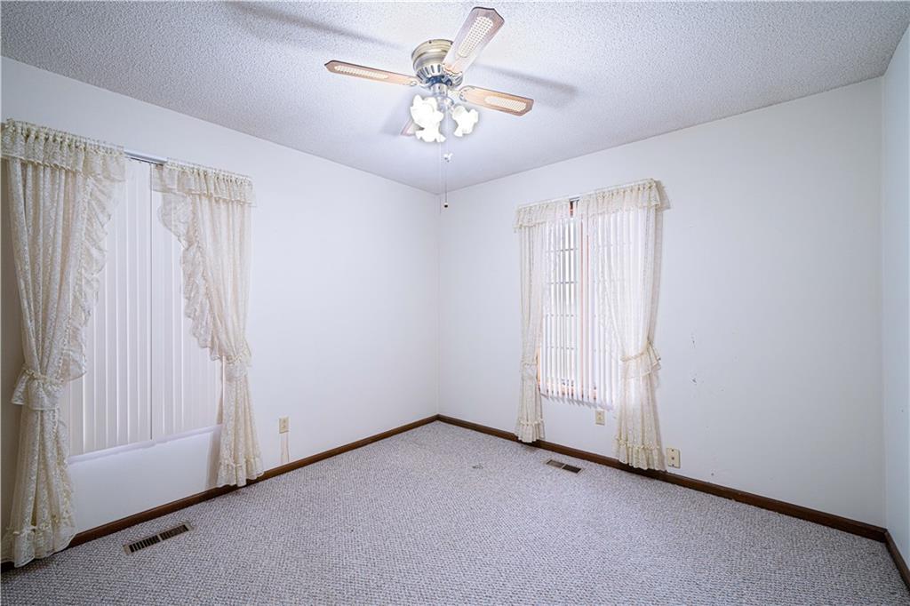 St Joseph, Missouri 64504, United States, 3 Bedrooms Bedrooms, ,2 BathroomsBathrooms,Residential,Active,252121