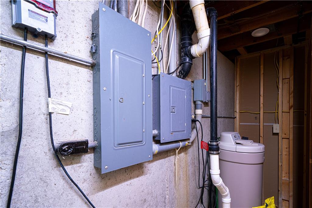 St Joseph, Missouri 64504, United States, 3 Bedrooms Bedrooms, ,2 BathroomsBathrooms,Residential,Active,252121