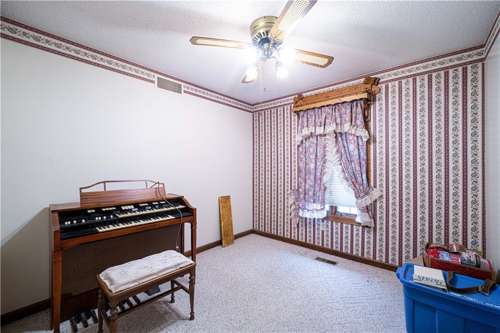 St Joseph, Missouri 64504, United States, 3 Bedrooms Bedrooms, ,2 BathroomsBathrooms,Residential,Active,252121