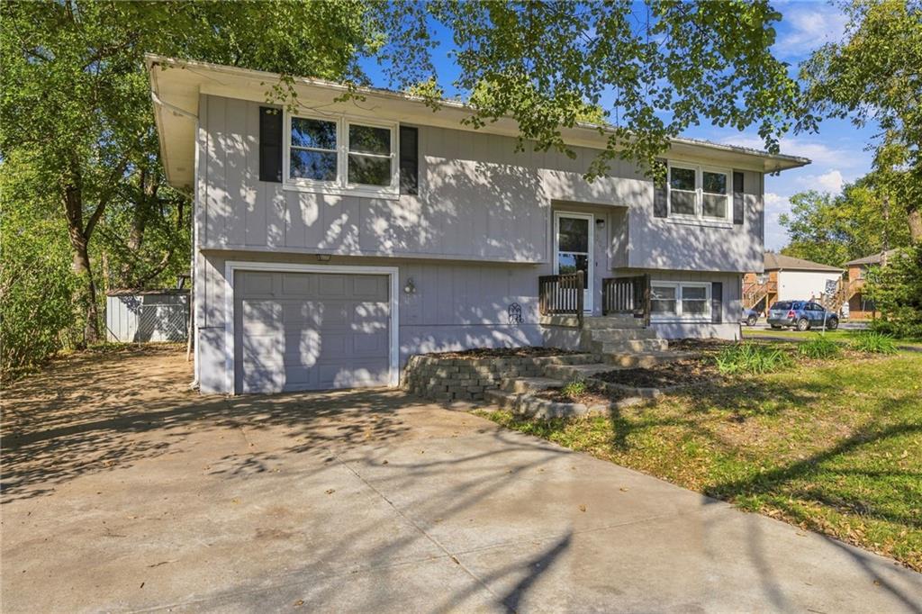 300 W Johnson Street