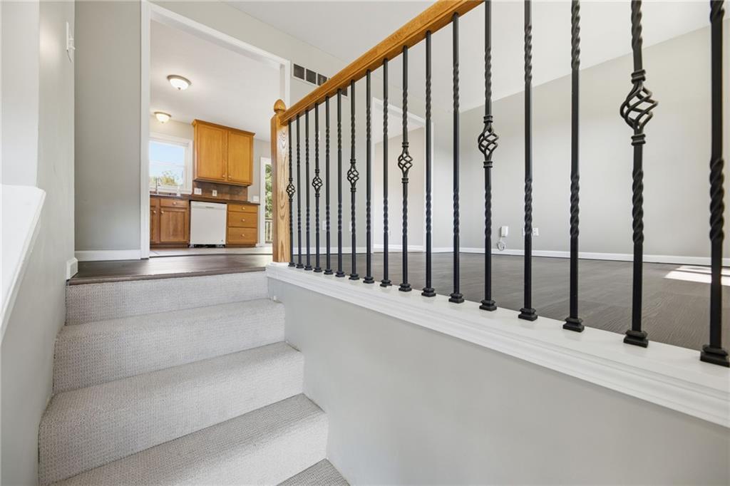 300 W Johnson Street