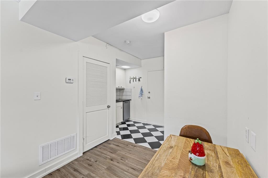 4528 N Broadway Boulevard 1N